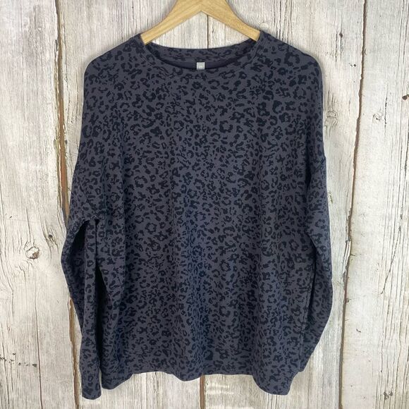 Athleta Pure Luxe Leopard Print Sweatshirt Size Medium  116 - Picture 2 of 8
